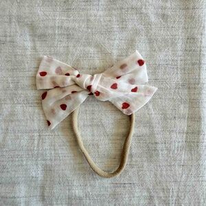 Little Poppy Co Headband with Bow - White with Red Hearts
